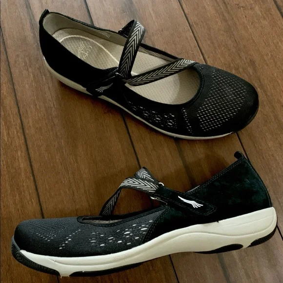 Dansko woman’s Hilda black Mary Jane shoes size 40 9.5 - Picture 2 of 3